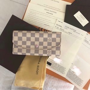 Louis Vuitton emilie wallet